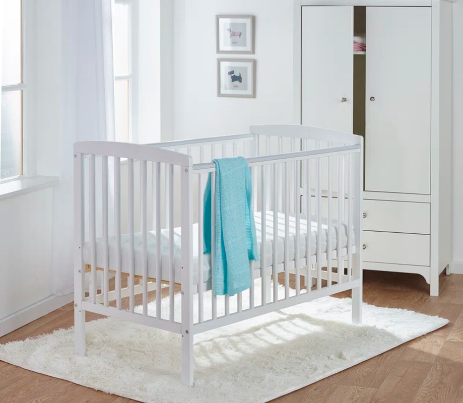 Sydney Solid Pine Cot – Elegant and Adaptable Nursery Essential - Image 4