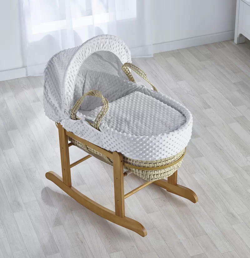 Cozy and Stylish Moses Basket for Your Newborn - Image 4