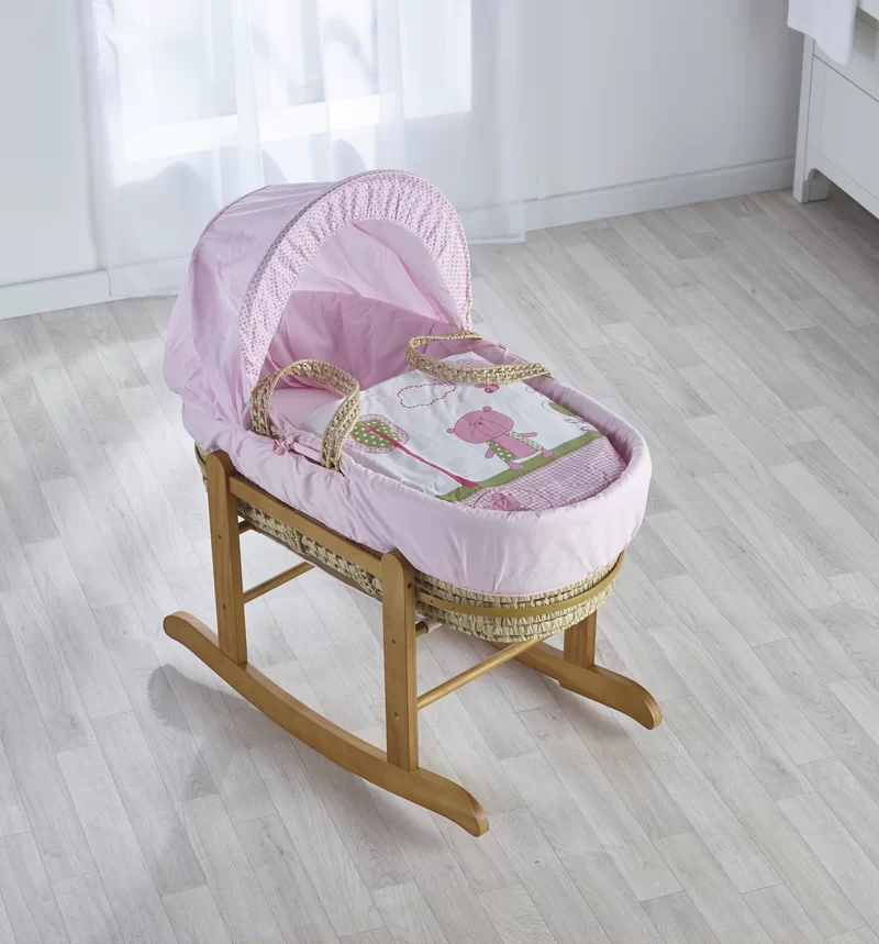 Cozy Moses Basket Set with Luxurious Bedding - Image 8