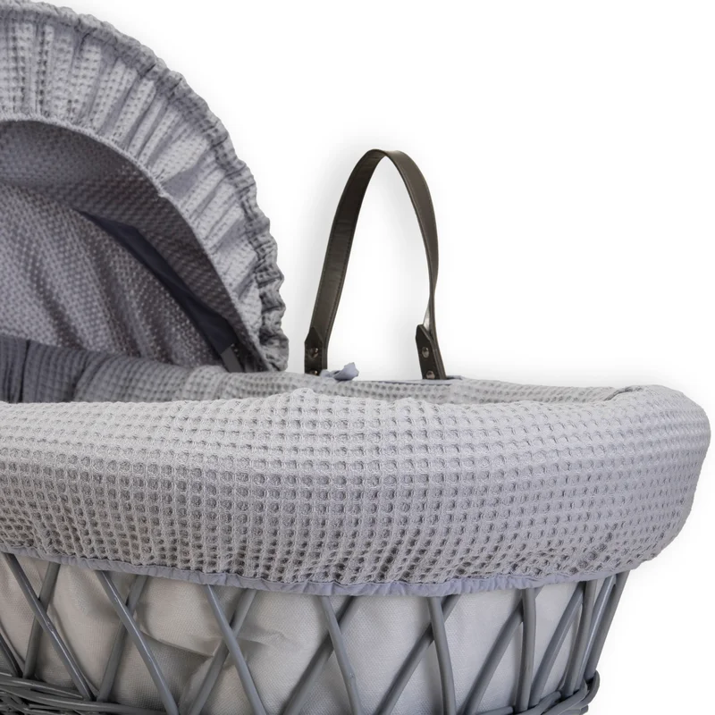 Stylish Waffle Wicker Moses Basket for Your Newborn - Image 9