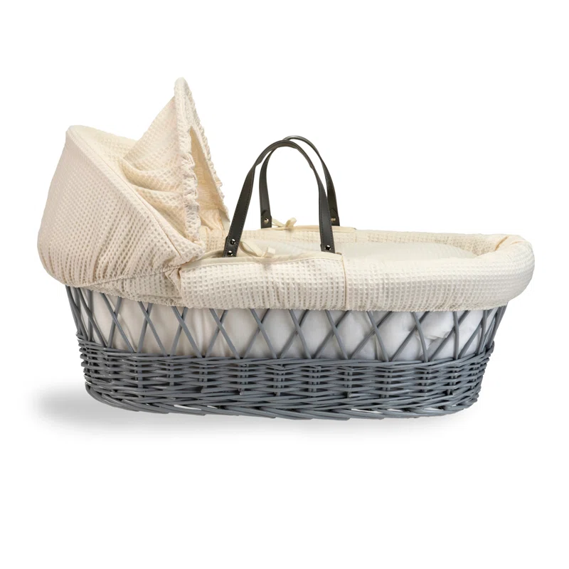 Stylish Waffle Wicker Moses Basket for Your Newborn - Image 3