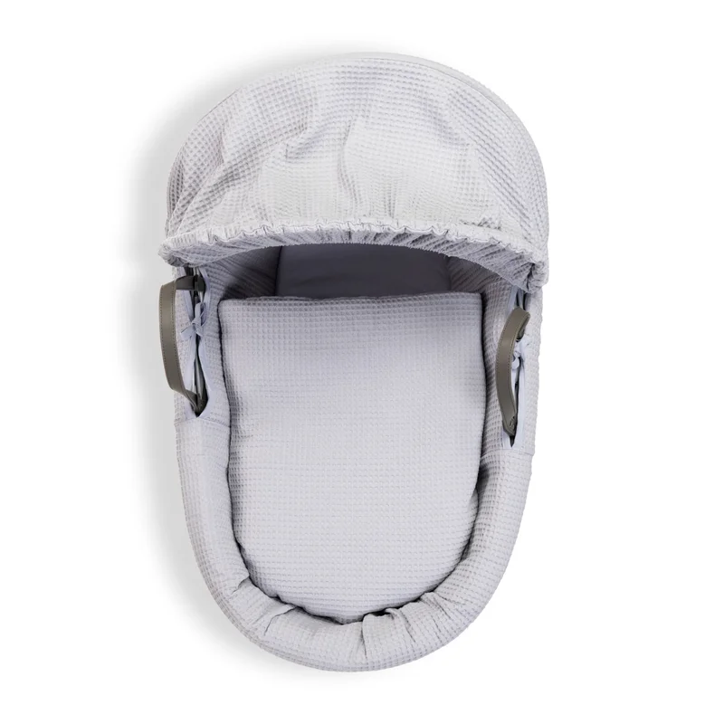 Stylish Waffle Wicker Moses Basket for Your Newborn - Image 10