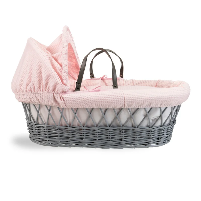 Stylish Waffle Wicker Moses Basket for Your Newborn - Image 4